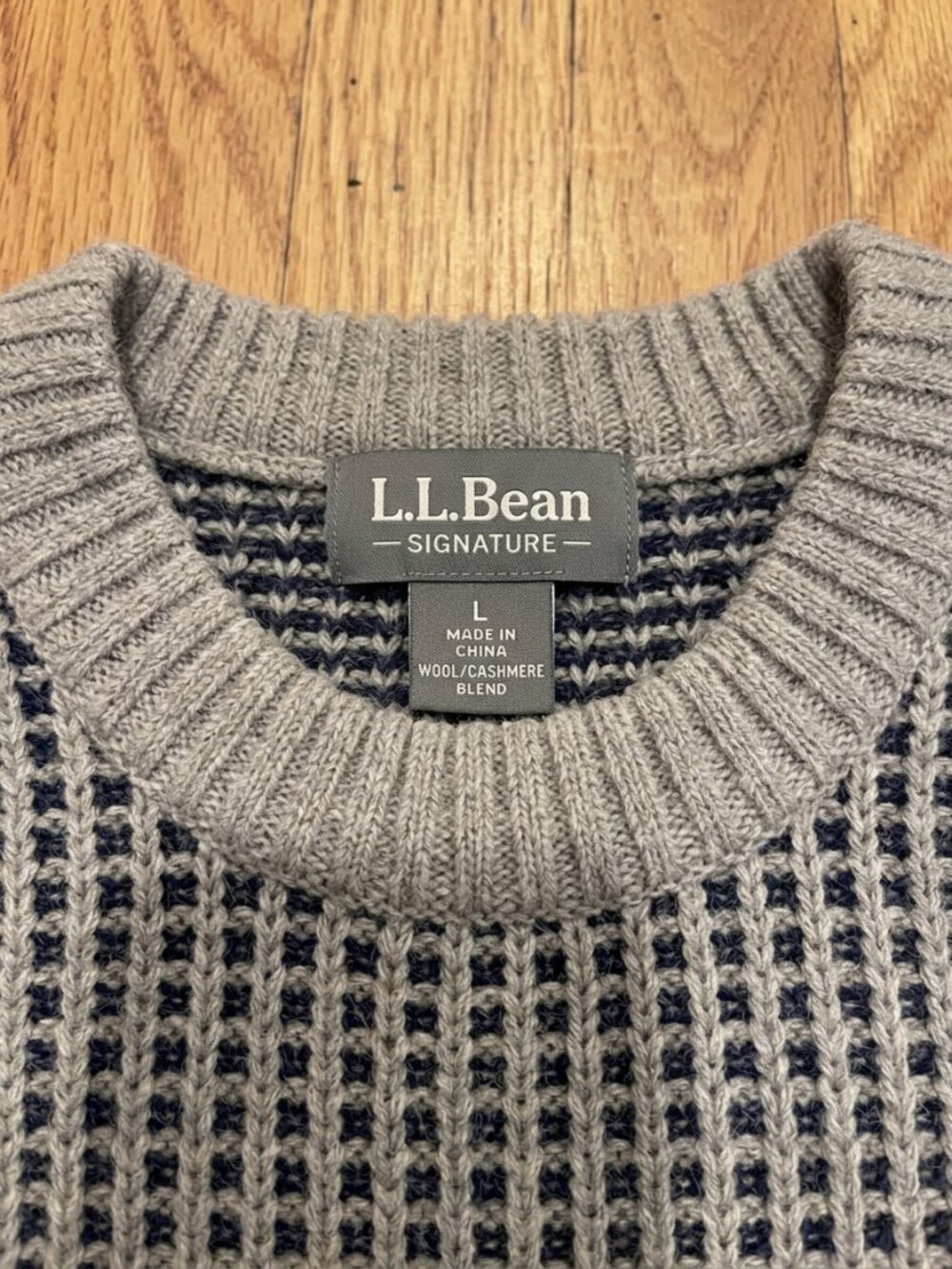 L.L. Bean Signature: Matinicus Rock Crewneck Sweater Navy on Oatmeal | Size L